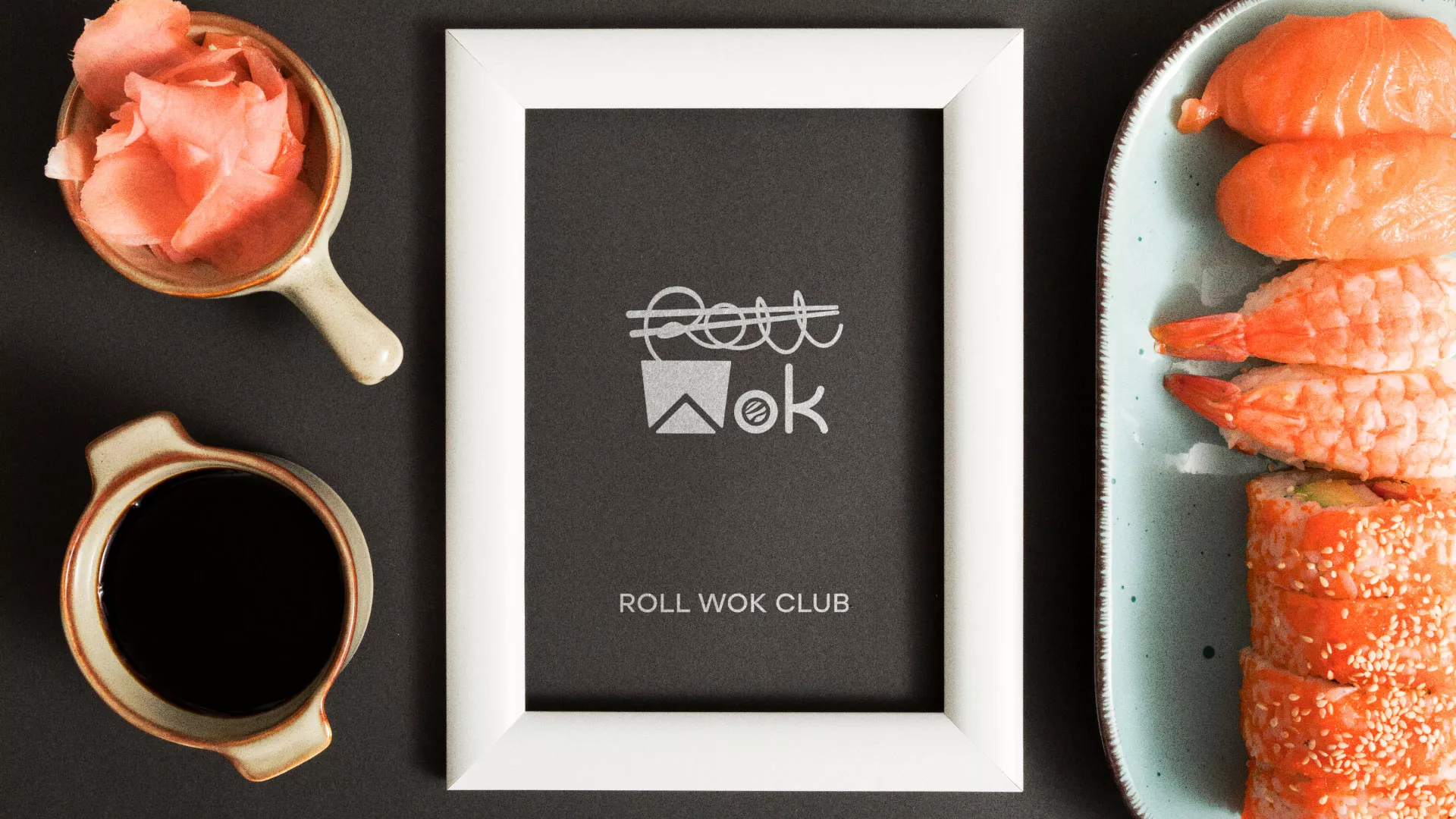 Разработка логотипа суши-бара «Roll Wok Club» в Новой Ляле